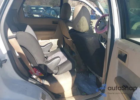 2011 Ford Escape Xlt z USA, uszkodzony, nr VIN 1FMCU0D76BKA87690